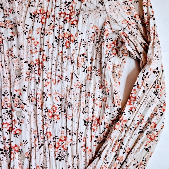 Como Womens Red And Pink Floral Pleated Button Up Collared Blouse Size Medium - Picture 3 of 10